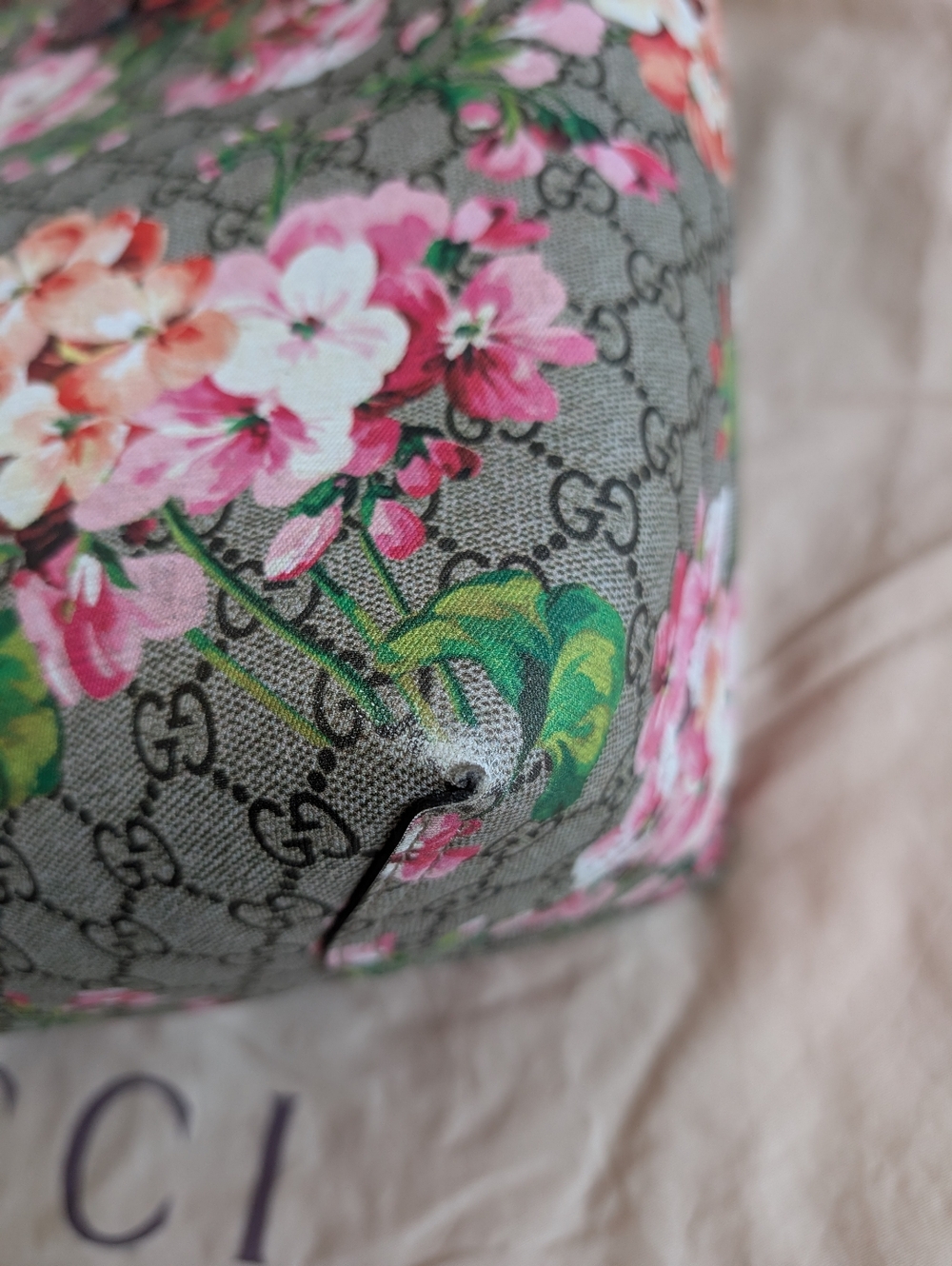 Gucci Floral GG Supreme Monogram Blooms Large Reversible Tote In Logo/Dry Rose - Picture 8 of 15